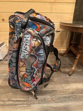 Men’s Graffiti-Print luggage - Multicolor